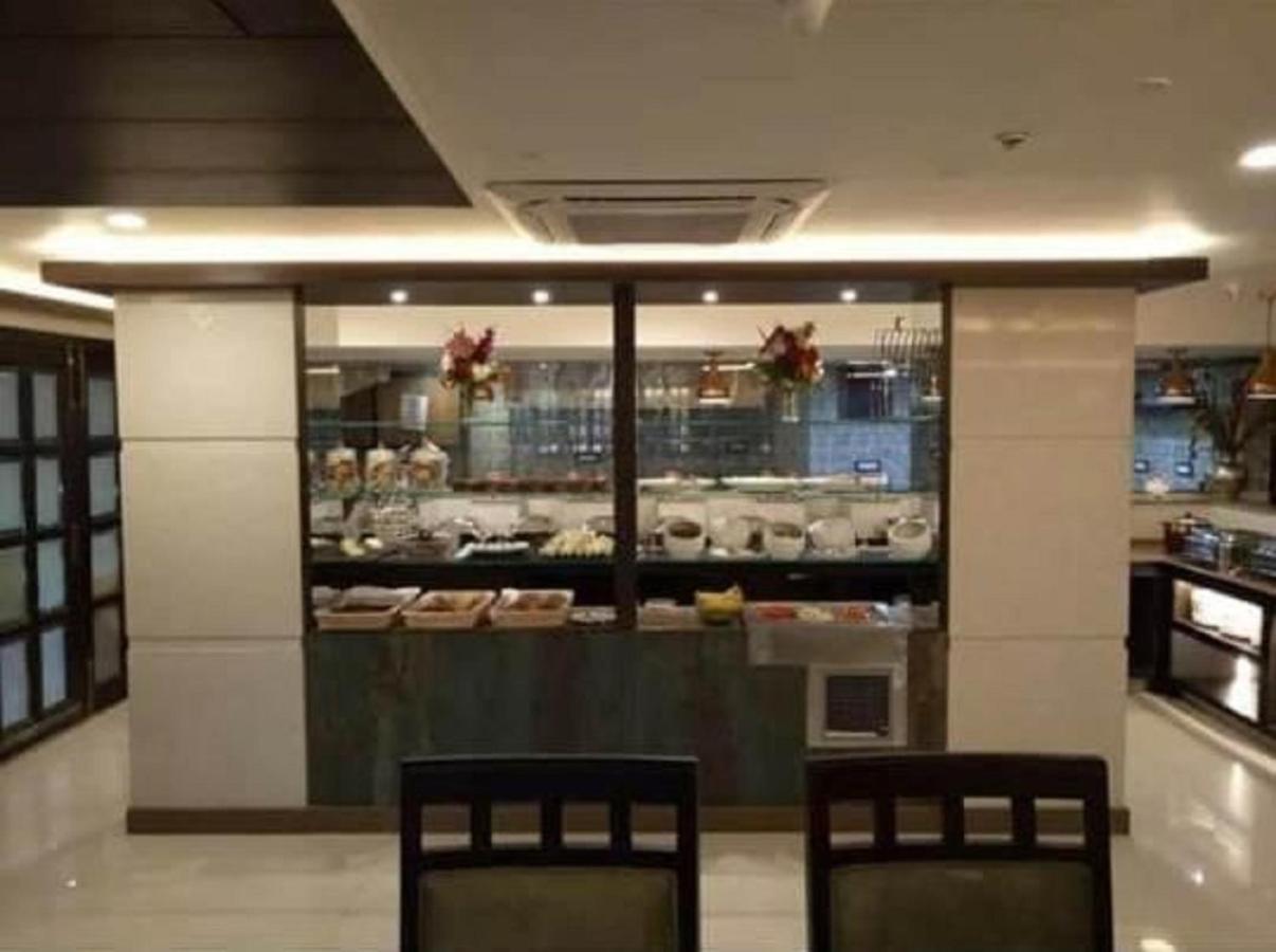 Hotel Atithi Guwahati Exterior foto