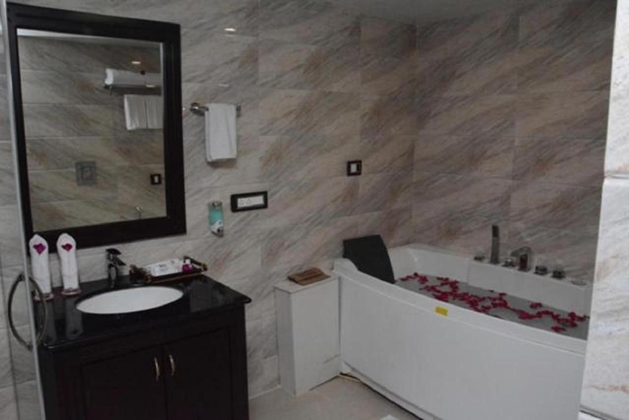 Hotel Atithi Guwahati Exterior foto